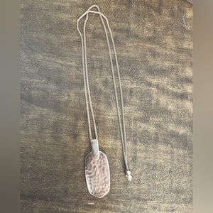 Kendra Scott Inez Rose Gold Necklace.